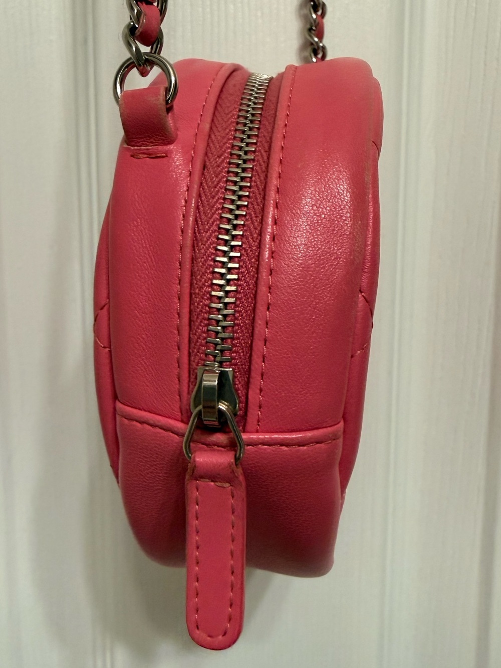 *Authentic* CHANEL - Leather Quilted Crossbody Bag w/ COA - Picture 6 of 16